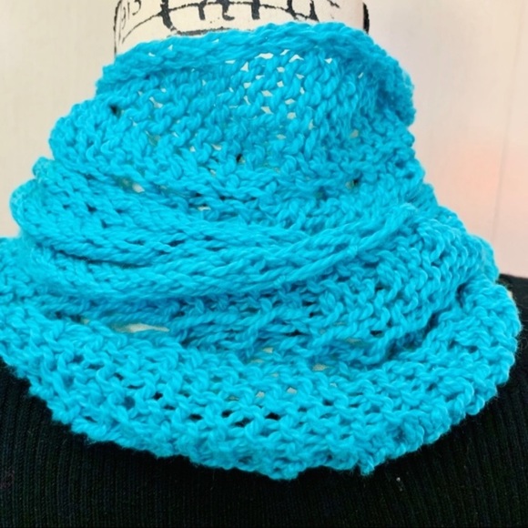 Hand Spun Hand Knitted Turquoise Scarf - Picture 4 of 5